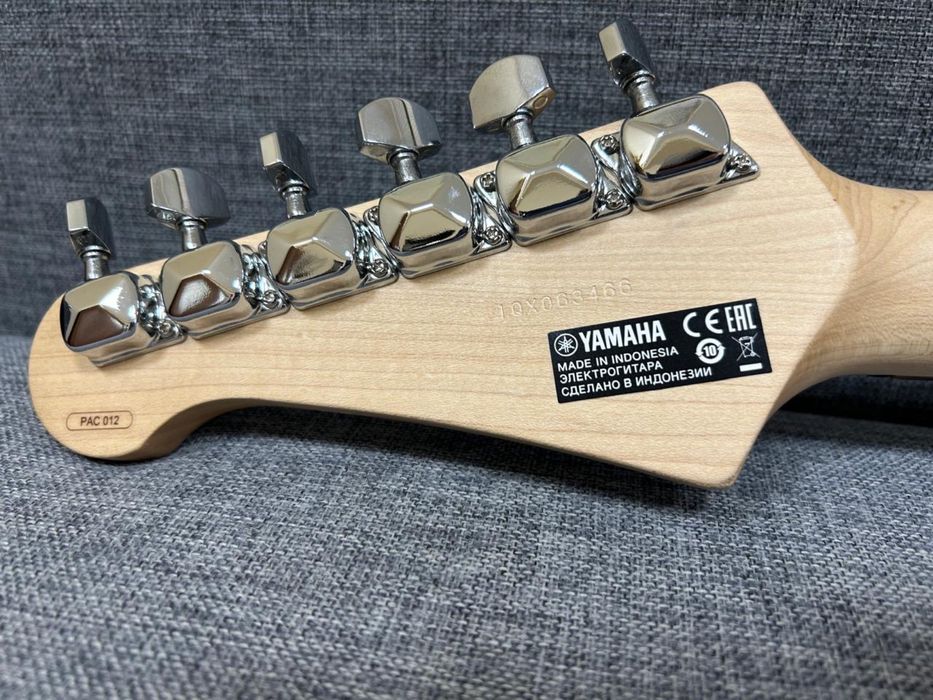 продам электрогитрау yamaha