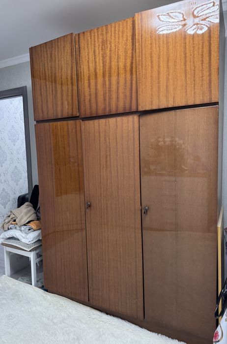 Продаю шкаф с антресолью