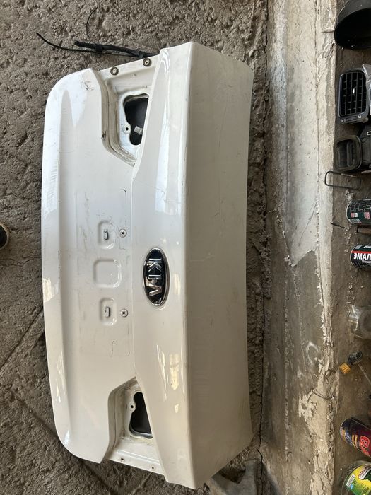 Крышка багажника рио 3