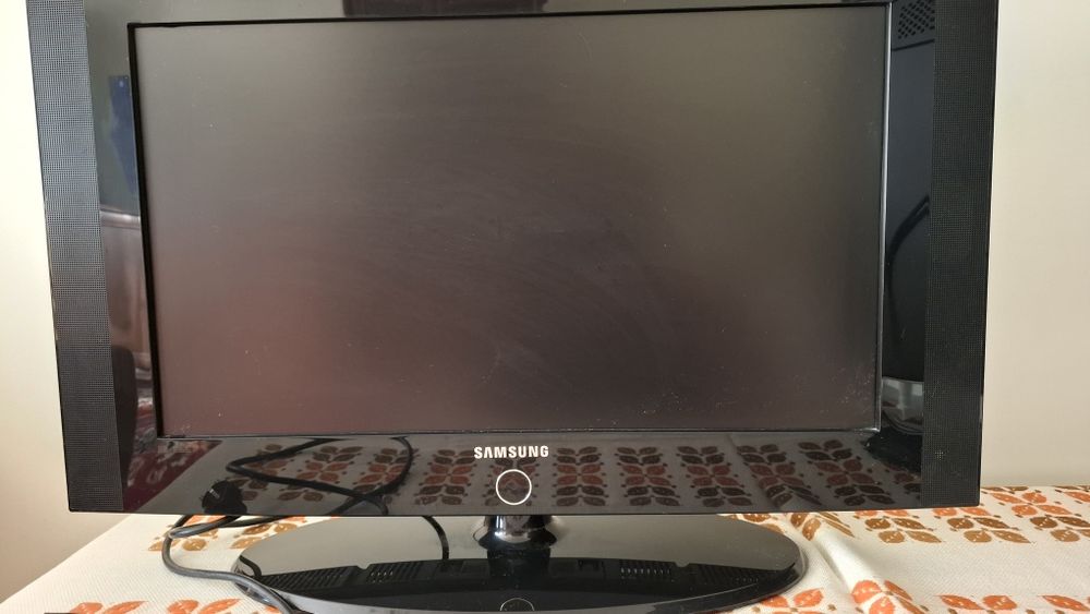 Два ЖК-Телевизора Samsung