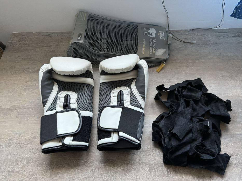 Manusi bix , Everlast