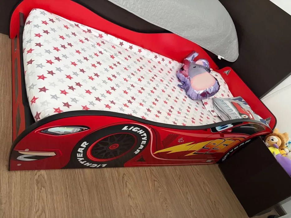 Patut mașinuța copil