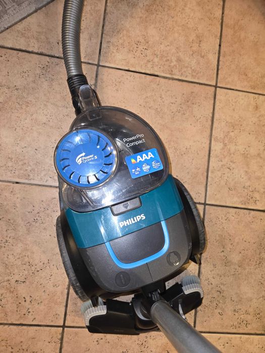 Прахосмукачка  Phillips Power Cyclone 5