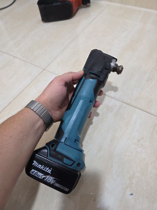 Masina multifuncțională multicutter Makita DTM51