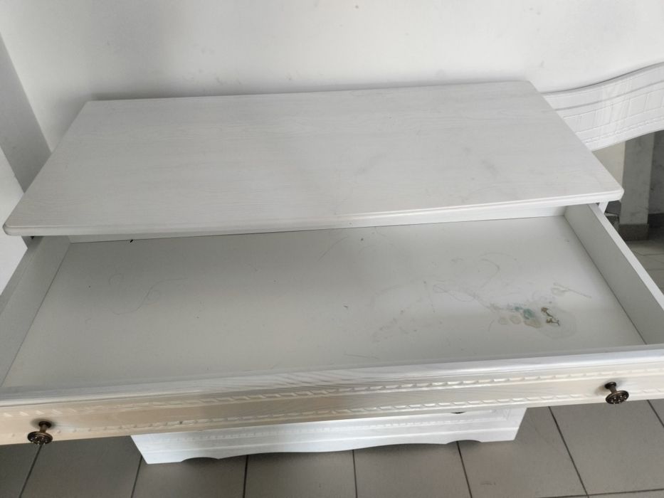 Продается комод с зеркалом