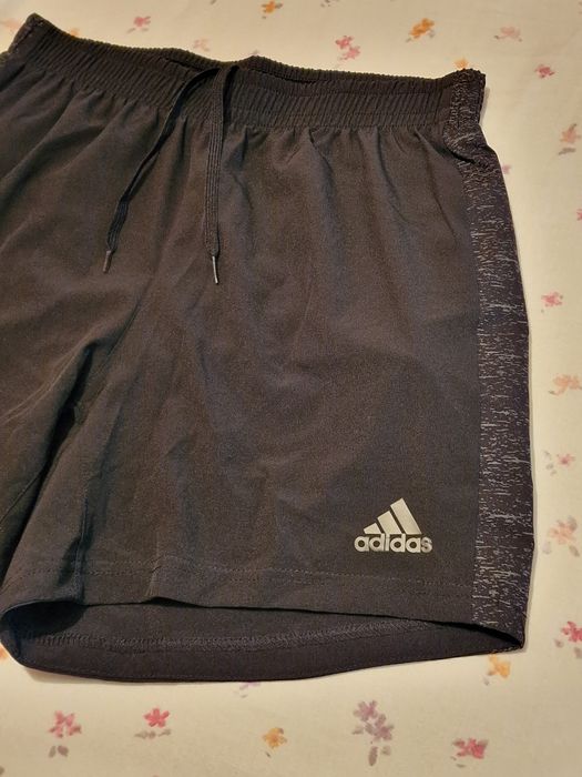 Short Adidas NOI cu eticheta