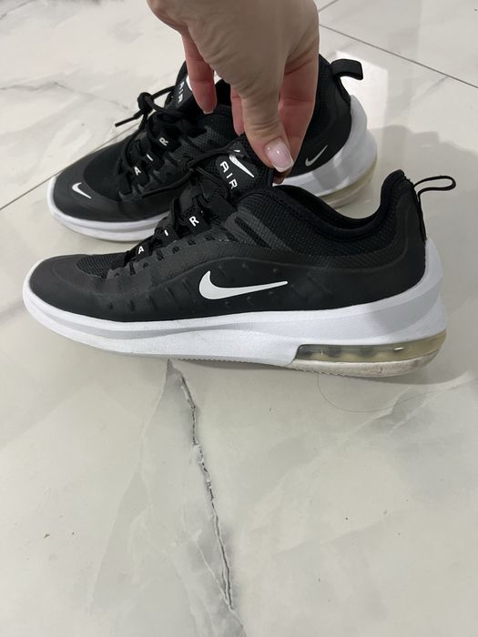 Pantofi sport Nike Air Max Axis 42,5