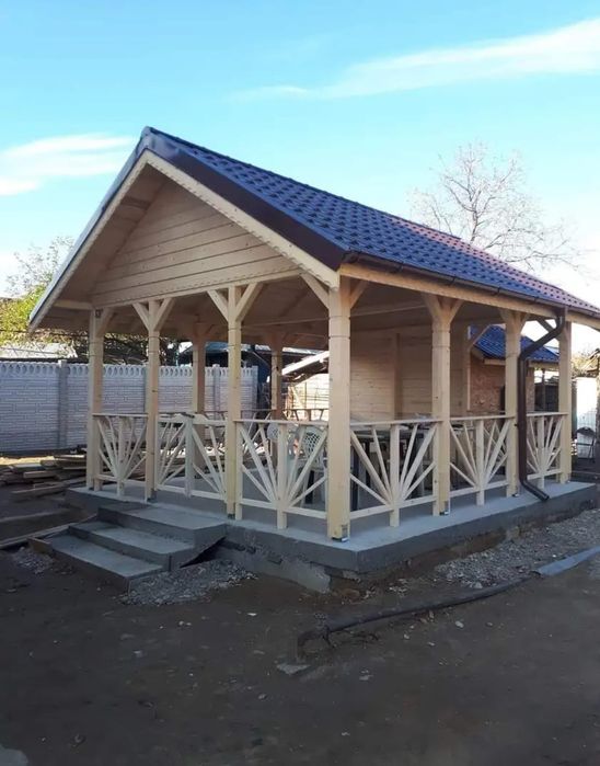 Vând foișor din lemn