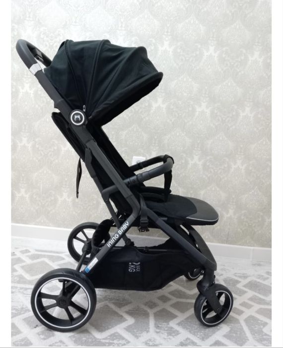 Продам коляску, черного цвета