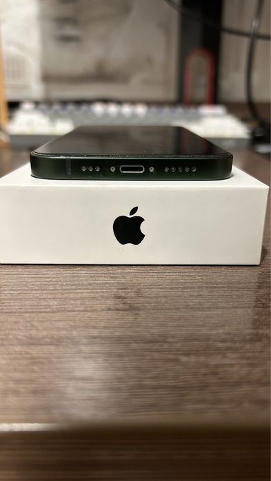 Продам iphone 13