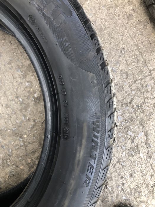 Гуми зимни PIRELLI 225/60/18