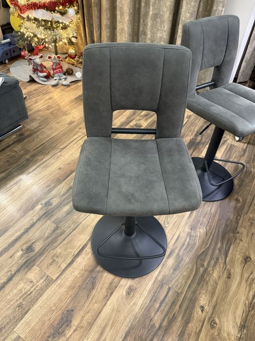 2 броя бар столове в цвят антрацит