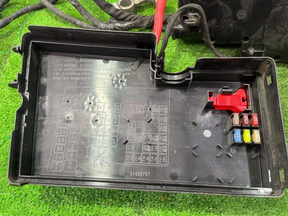 TABLOU PANOU SIGURANTE VOLVO V40 2.0 DIESEL 2016 COD OEM 31409757 AV6T14A142AA AV6T-14A142-AA AV6T14A067AD AV6T-14A067-AD 2012-2019