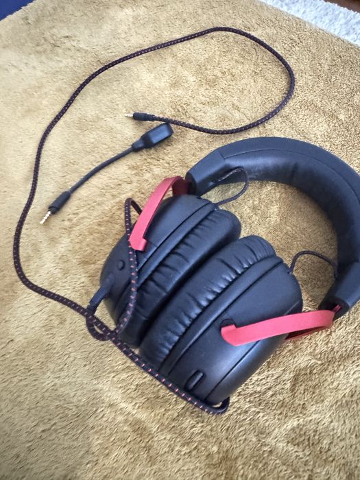 Casti HyperX Cloud III