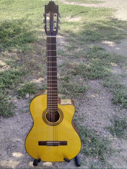 Продаётся гитара Jack & Danny