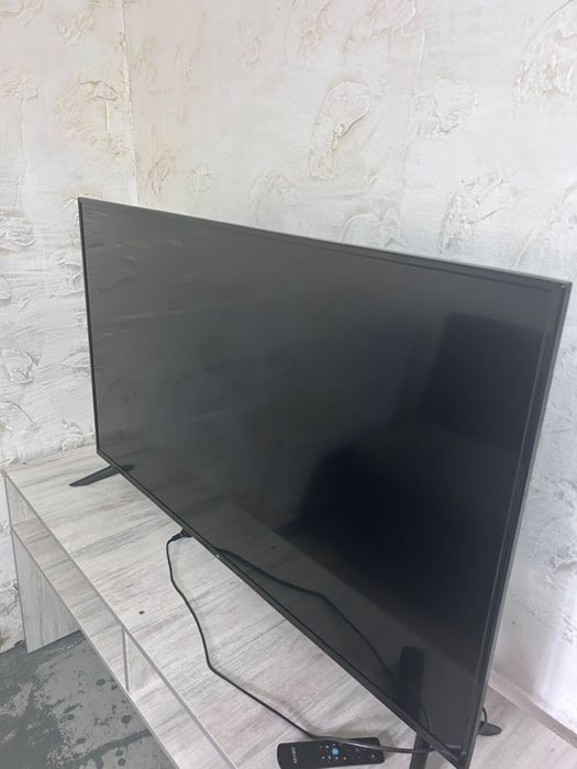 Телевизор DEXP 50UHG2 127 см черный