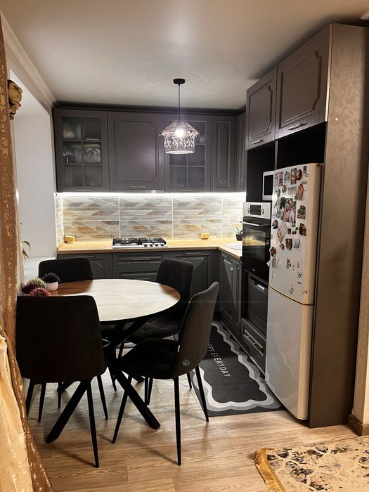 Продам квартиру 3 комнатную