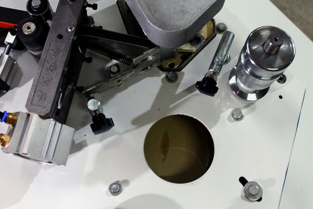 Кромкооблицовочный станок DELTAMACHINERY DM-115