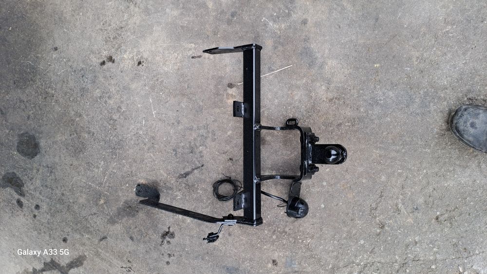 Продавам оригинален теглич за Peugeot 106 /Пежо 106