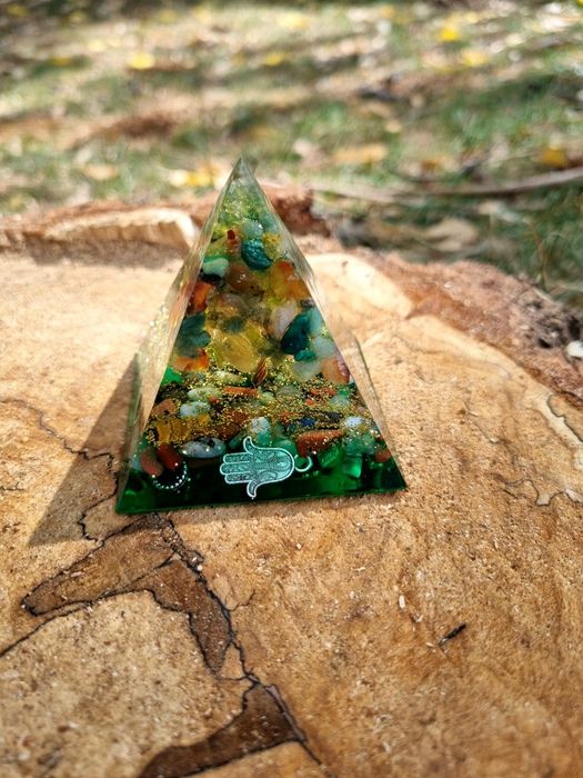 Piramida orgonica pentru belsug