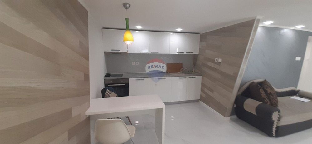 Дава се под наем Ателие в Варна, Лятно кино Тракия - 33 кв.м за 229.5 € - Снимка #8