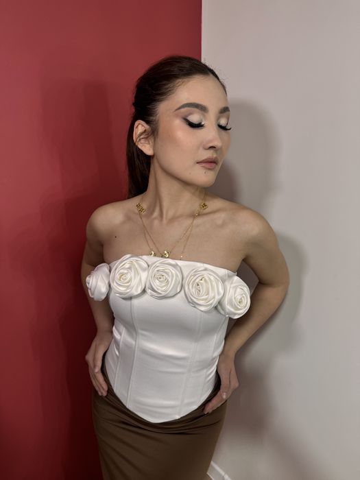 Корсет с розочкой