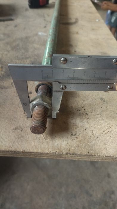 Металлический шпилька