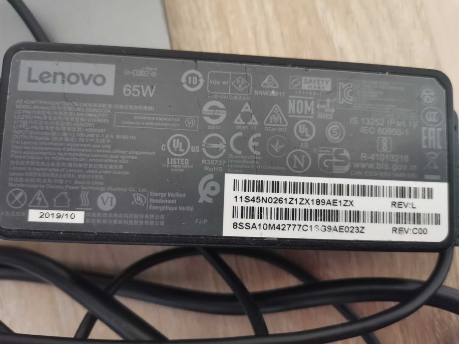 Vand Laptop Lenovo ThinkBook 15.6" Intel i5 10210U 8GB RAM SSD 512GB stare foarte buna