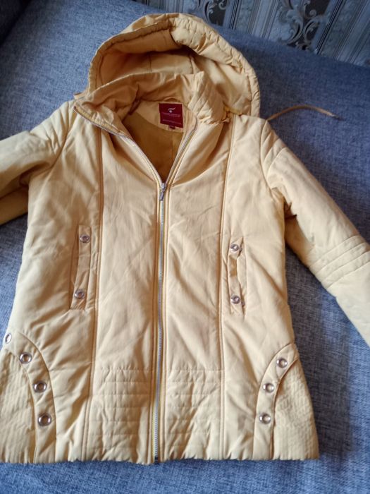 Продам спортивную куртку