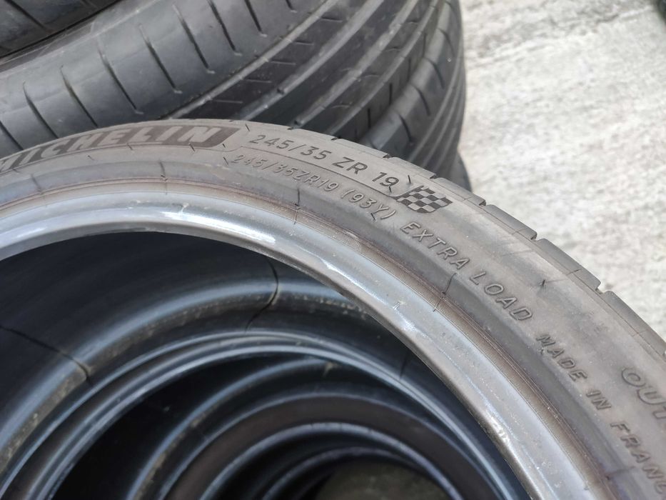 2бр Летни гуми 245 35 19 - Michelin - DOT 2023