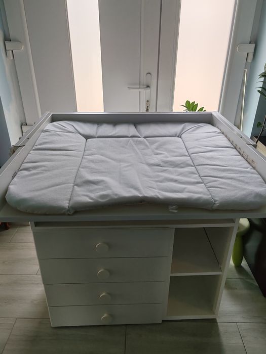 Comoda de înfășat