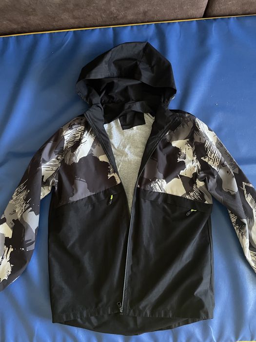 Продам ветровку для мальчика