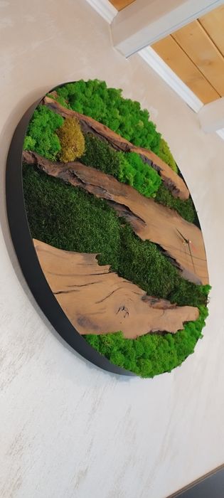 Уникален часовник от янове и скандинавски мъх