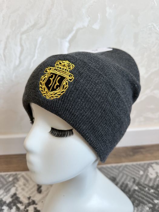 500 тг, шапки новые