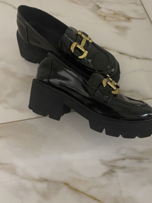 Женские лоферы стильные