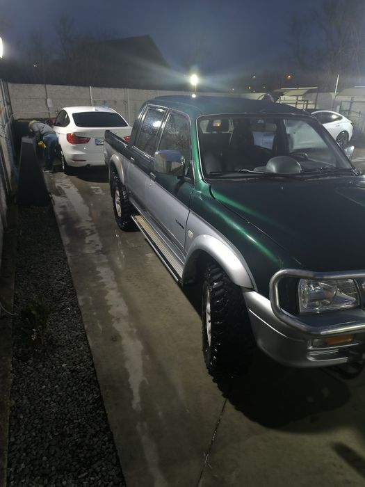 Mitsubishi l200, an 2000