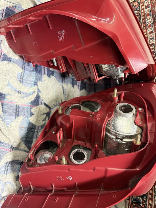 Продается задние фары стопники