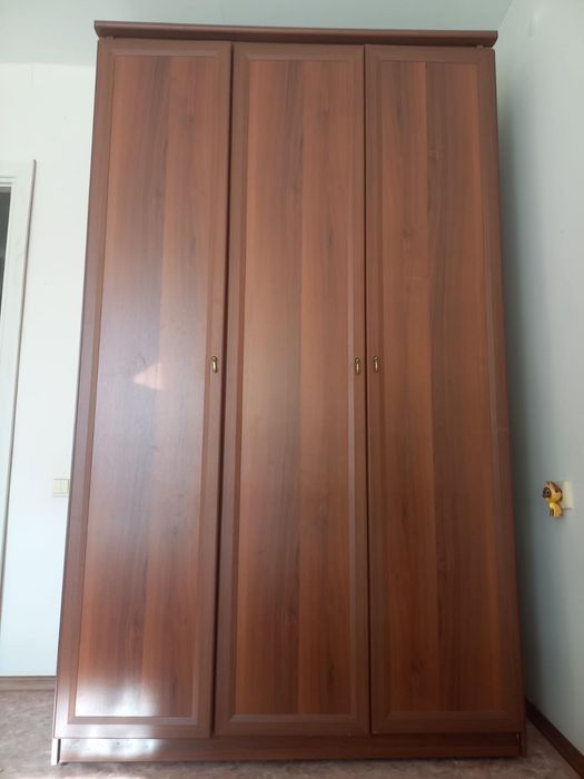 Продам спальный гарнитур