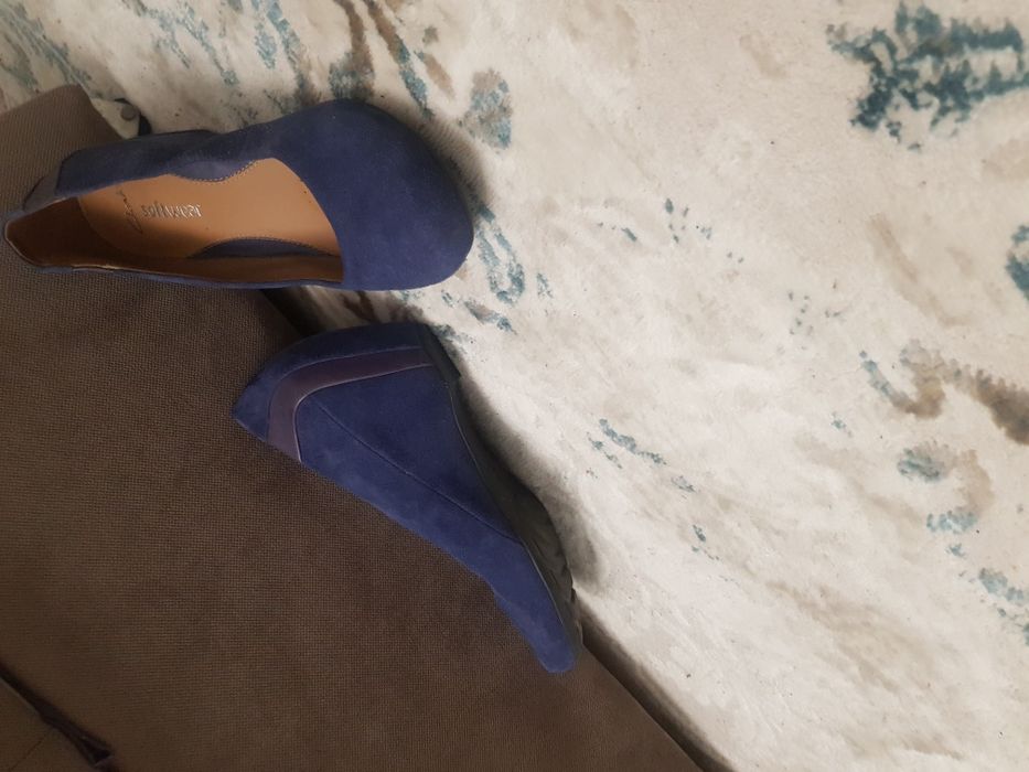 Продам туфли новые