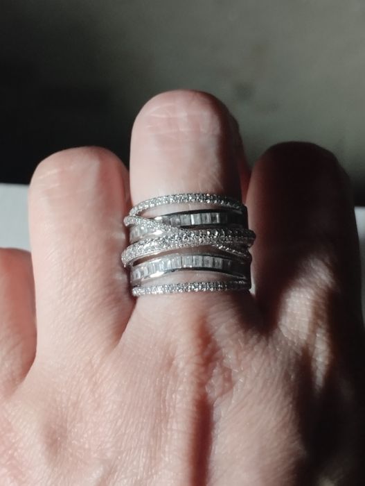 Продам серебряное кольцо