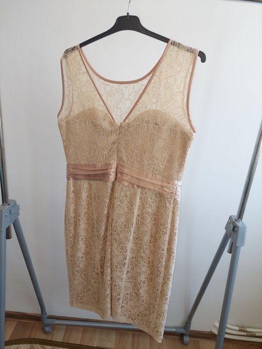 Vand rochie de dantela bej mărime M