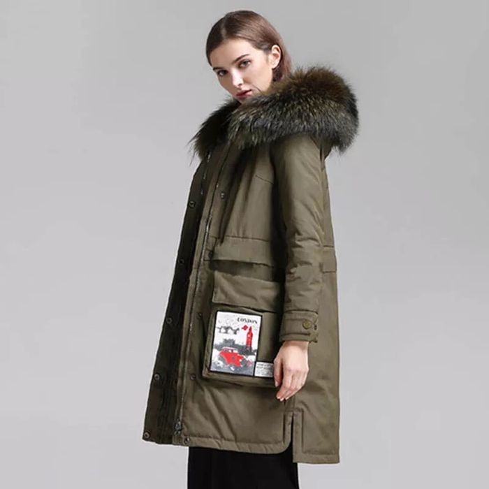 Geaca cu guler de blana naturala captusita cu puf