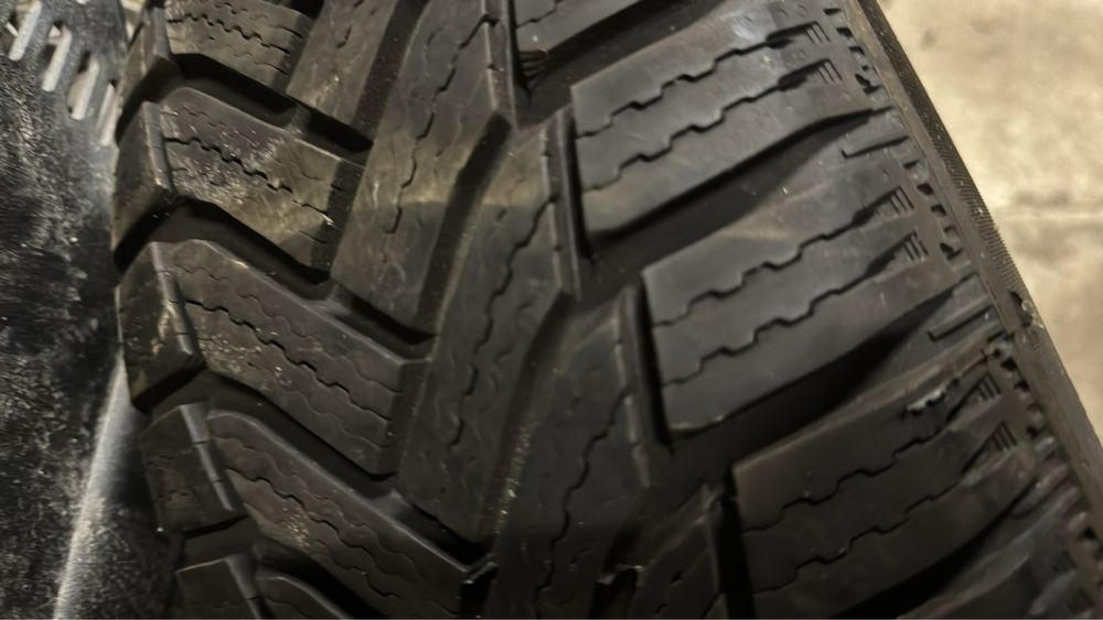 Гуми мишелин  алпин 6 195/65/15 дот 22г. 100€ за двете