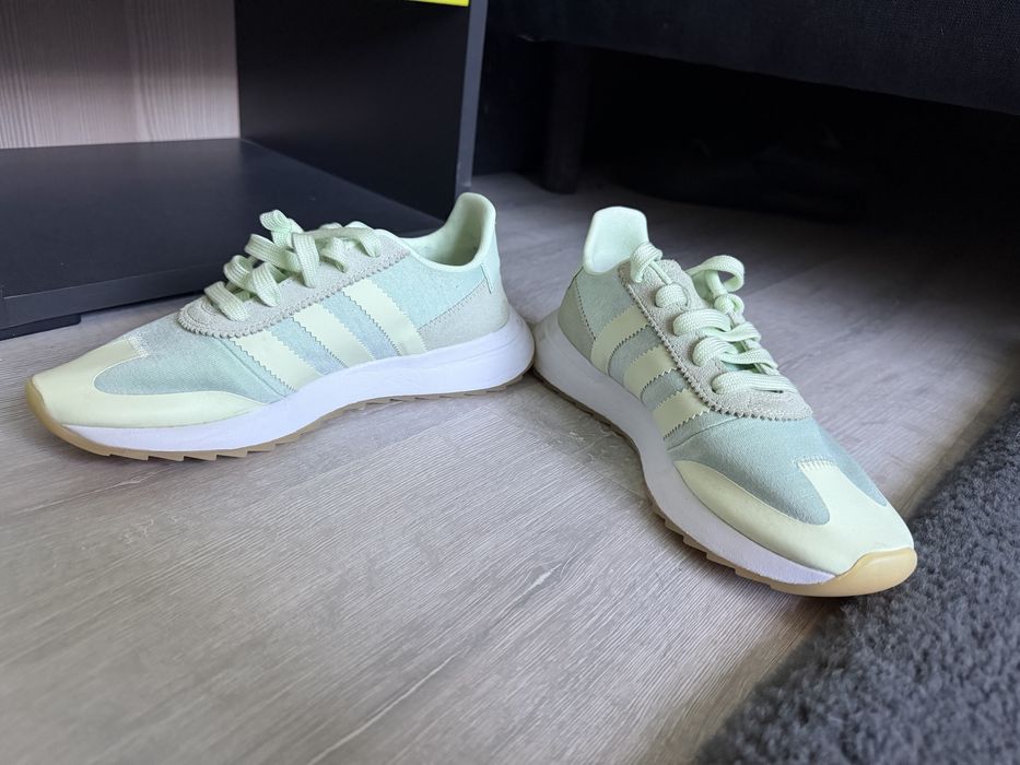 Обувки ADIDAS в добро състояние!