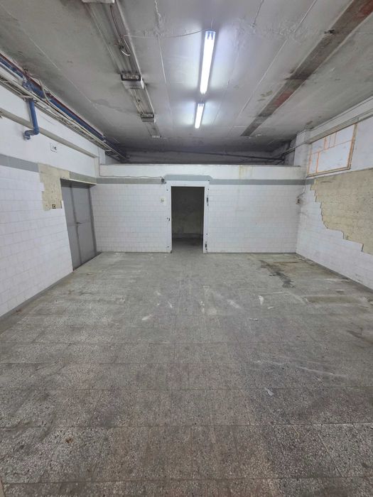 Дава се под наем Промишлена сграда в София, Военна рампа - 235 кв.м за 800 € - Снимка #9