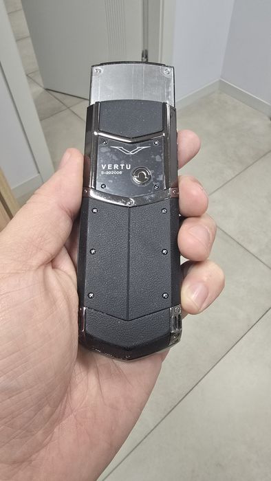Мобильный телефон Vertu