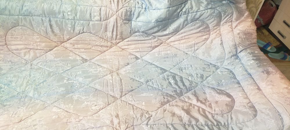 Продам одеяло ватные новые