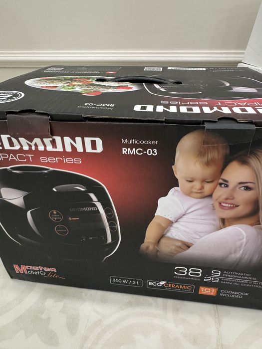 Мультиварка Redmond RMC-03