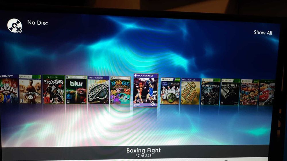 Xbox 360 E modat RGH3 cu HDD 1 TB  peste  200 de jocuri