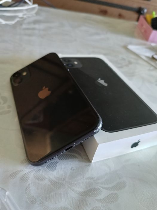 Продам Айфон 11 на 128гб